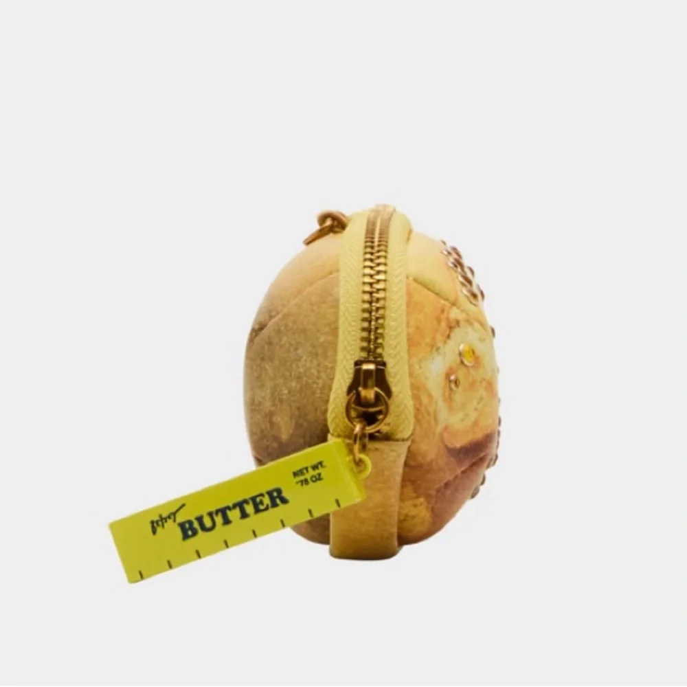 NWT BETSEY JOHNSON- KITSCH BAGUETTE ABOUT IT SHOULDER BAG TAN - Picture 4 of 7